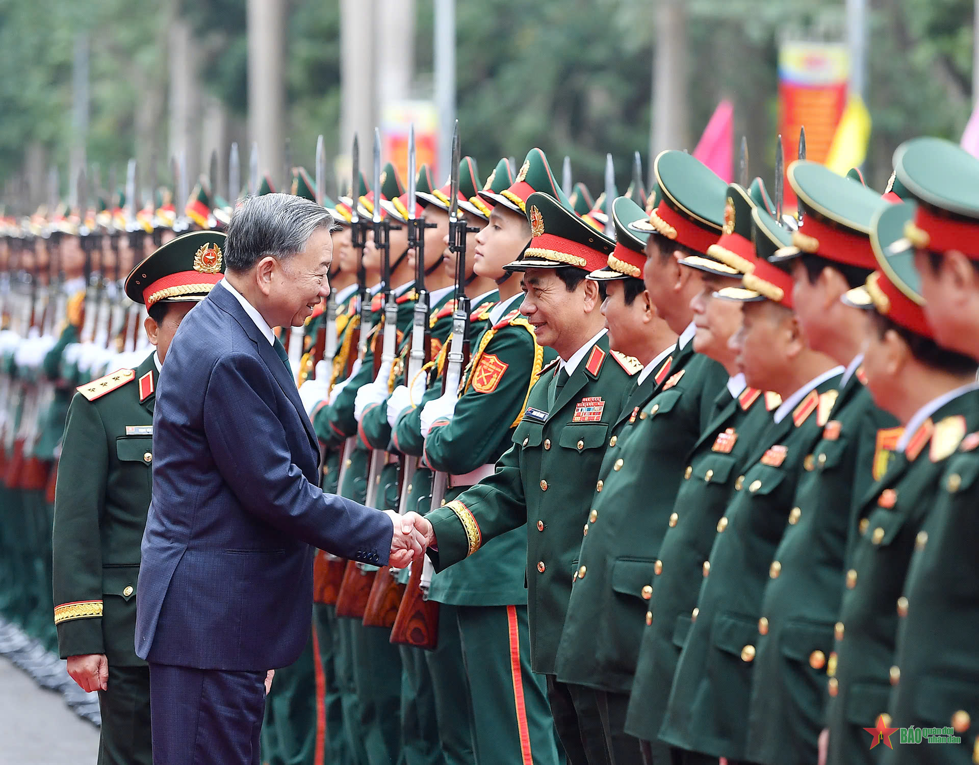 &nbsp;L&atilde;nh đạo Bộ Quốc ph&ograve;ng đ&oacute;n Tổng B&iacute; thư T&ocirc; L&acirc;m, B&iacute; thư Qu&acirc;n ủy Trung ương đến dự Lễ kỷ niệm. TTXVN