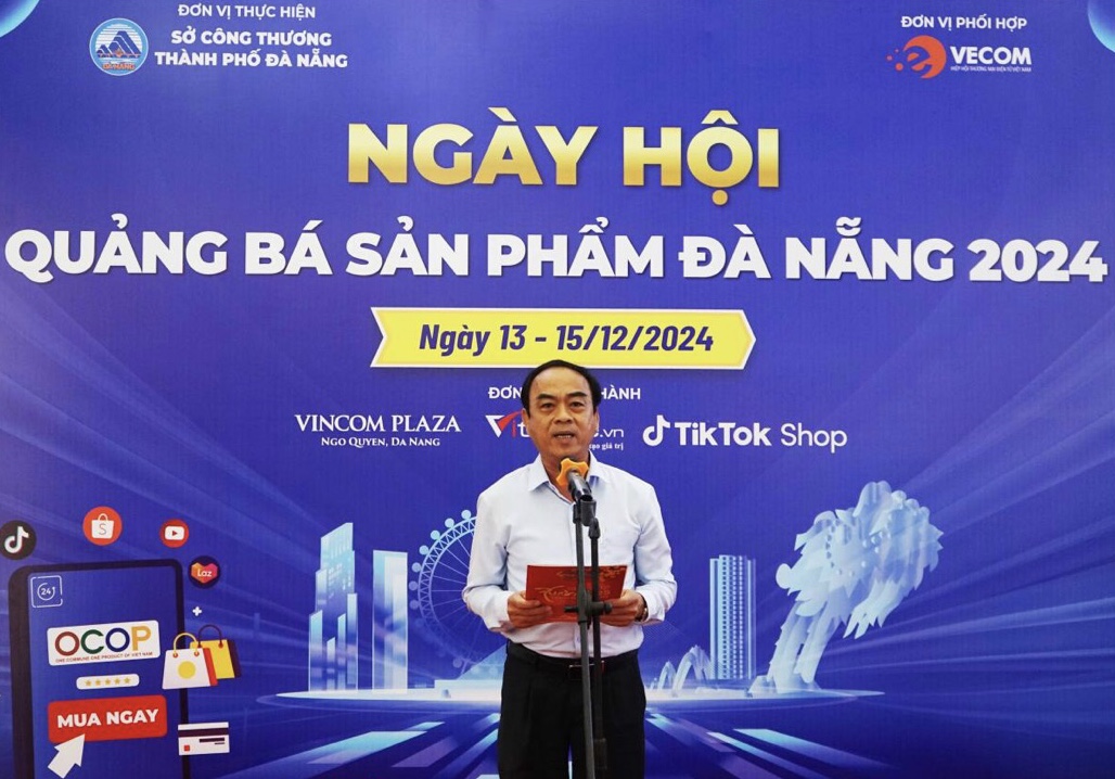 &Ocirc;ng L&ecirc; Thanh Hạ, Gi&aacute;m đốc Trung t&acirc;m Khuyến c&ocirc;ng v&agrave; X&uacute;c tiến Pg88ok ưu đãi hấp dẫn Đ&agrave; Nẵng ph&aacute;t biểu khai mạc Chương tr&igrave;nh &ldquo;Ng&agrave;y hội quảng b&aacute; sản phẩm Đ&agrave; Nẵng - 2024&rdquo; .