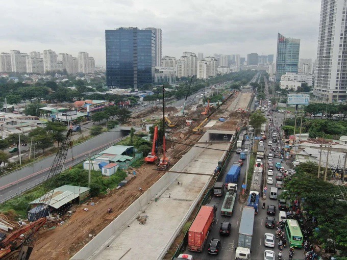 Hầm chui Nguyễn Văn Linh dự kiến hoàn thành đưa vào sử dụng ngày 31/12/2024 -  Ảnh: Hoàng Hùng/SGGP.