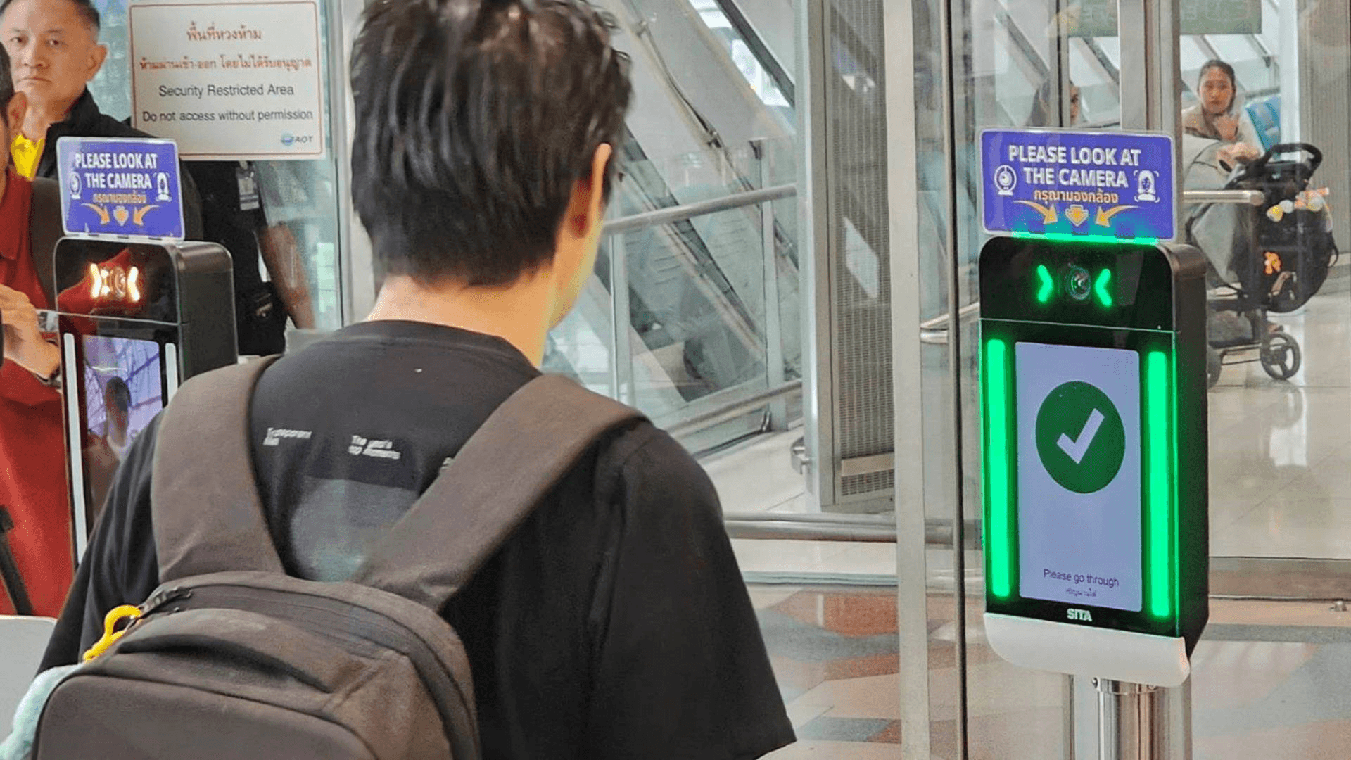 Th&aacute;i Lan cũng đ&atilde; ch&iacute;nh thức triển khai hệ thống sinh trắc học nhận diện khu&ocirc;n mặt để thay thế hộ chiếu khi du kh&aacute;ch quốc tế xuất cảnh tại 6 s&acirc;n bay lớn.