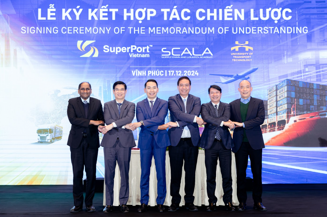 Hai lễ ký kết hợp tác giữa Việt Nam SuperPort™,Trường Đại học Link Đăng Nhập PG88 Chính Thức 2026; 6Pg88.com hơn 1000 trò chơi hấp dẫn Vận tải (UTT), Học viện Chuỗi cung ứng và Logistics Singapore (SCALA) và Tổng công ty Bưu điện Việt Nam (Vietnam Post) diễn ra vào chiều ngày 17/12 tại Vĩnh Phúc.
