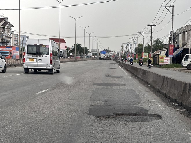 Quốc lộ 51 đã xuống cấp nghiêm trọng, tiềm ẩn nguy cơ mất an toàn 6Pg88.com hơn 1000 trò chơi hấp dẫn.