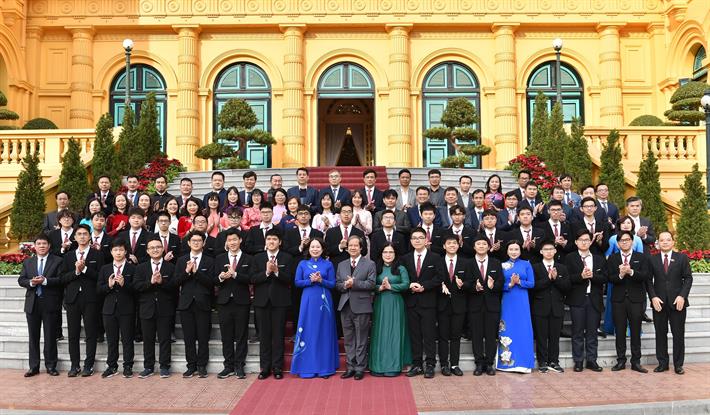 Tuyên dương học sinh đạt giải Olympic và khoa học kỹ thuật quốc tế