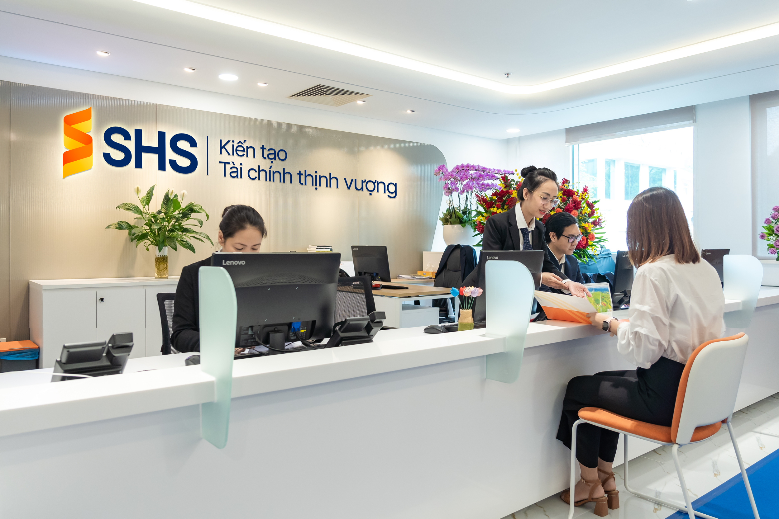 Chứng kho&aacute;n SHS li&ecirc;n tục ra mắt những sản phẩm hỗ trợ kh&aacute;ch h&agrave;ng tăng hiệu quả Pg88vn Trang Chủ Chính Thức.