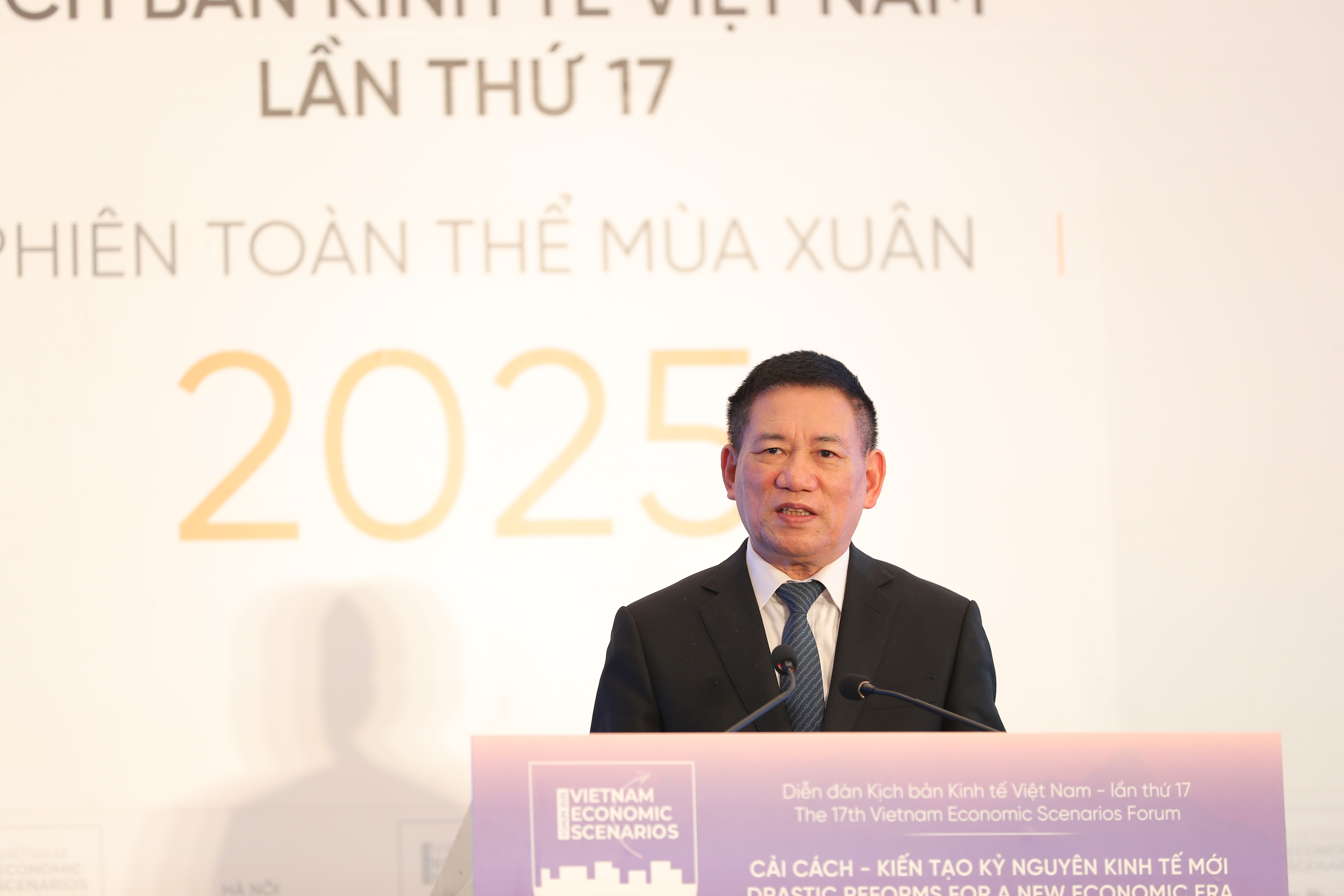Theo Ph&oacute; Thủ tướng, Ch&iacute;nh phủ đang tập trung thực hiện 3 giải ph&aacute;p đột ph&aacute; được Đại hội XIII của Đảng đề ra, đ&oacute; l&agrave; ho&agrave;n thiện thể chế, x&acirc;y dựng kết cấu hạ tầng v&agrave; ph&aacute;t triển nguồn nh&acirc;n lực. Hi&ecirc;̣n, Việt Nam đang chuyển sang nền Link Trang Chủ PG88.Com Mới #2026 xanh, Link Trang Chủ PG88.Com Mới #2026 số để hướng tới mục ti&ecirc;u&nbsp;tăng trưởng&nbsp;với chất lượng cao nhất, mạnh mẽ v&agrave; bền vững nhất. Do đ&oacute;, cần l&agrave;m r&otilde; nội h&agrave;m, c&aacute;c yếu tố th&uacute;c đẩy để đạt được nền Link Trang Chủ PG88.Com Mới #2026 xanh, Link Trang Chủ PG88.Com Mới #2026 số.