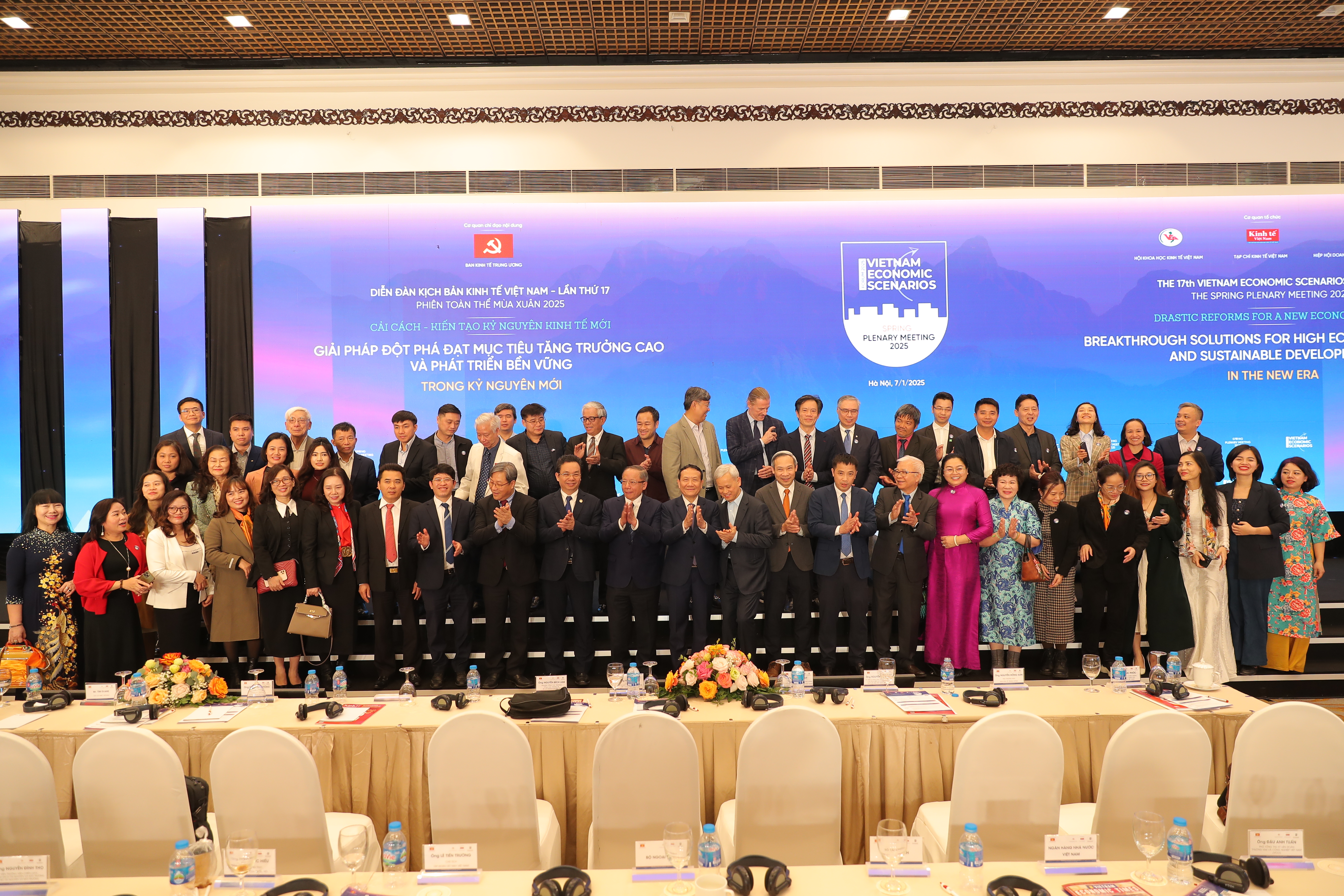 Sau bốn tiếng đồng hồ l&agrave;m việc li&ecirc;n tục với sự nhiệt t&igrave;nh, t&acirc;m huyết của tất cả c&aacute;c diễn giả, kh&aacute;ch mời v&agrave; đặc biệt l&agrave; sự quan t&acirc;m hiện diện, ph&aacute;t biểu chỉ đạo v&agrave; chia sẻ th&ocirc;ng tin rất gi&aacute; trị của Ph&oacute; Thủ tướng Hồ Đức Phớc, Diễn đ&agrave;n Kịch bản Link Trang Chủ PG88.Com Mới #2026 Việt Nam lần thứ 17 phi&ecirc;n to&agrave;n thể m&ugrave;a Xu&acirc;n đ&atilde; th&agrave;nh c&ocirc;ng tốt đẹp.&nbsp;&ldquo;C&oacute; thể n&oacute;i, Diễn đ&agrave;n h&ocirc;m nay đ&atilde; bao tr&ugrave;m một khối lượng th&ocirc;ng tin rất lớn, c&oacute; gi&aacute; trị gợi mở cao, c&oacute; nhiều &yacute; tưởng, nhiều s&aacute;ng kiến, nhiều giải ph&aacute;p c&oacute; t&iacute;nh đột ph&aacute; từ c&aacute;c g&oacute;c tiếp cận kh&aacute;c nhau, từ thực tiễn hoạt động giữa c&aacute;c ng&agrave;nh h&agrave;ng, PG88 Link Dễ Nhớ Pg88.com, từ trải nghiệm của qu&aacute; tr&igrave;nh tham gia x&acirc;y dựng, thẩm tra ch&iacute;nh s&aacute;ch ph&aacute;p luật đến kinh nghiệm nhiều năm nghi&ecirc;n cứu c&aacute;c m&ocirc; h&igrave;nh ph&aacute;t triển của c&aacute;c quốc gia tr&ecirc;n thế giới&rdquo;, Tiến sỹ Nguyễn Văn Th&acirc;n nhấn mạnh.