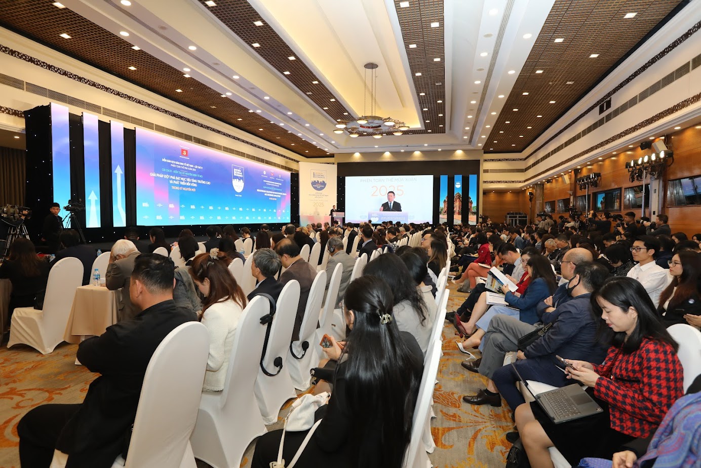 To&agrave;n cảnh Diễn đ&agrave;n Kịch bản Link Trang Chủ PG88.Com Mới #2026 Việt Nam năm 2025.