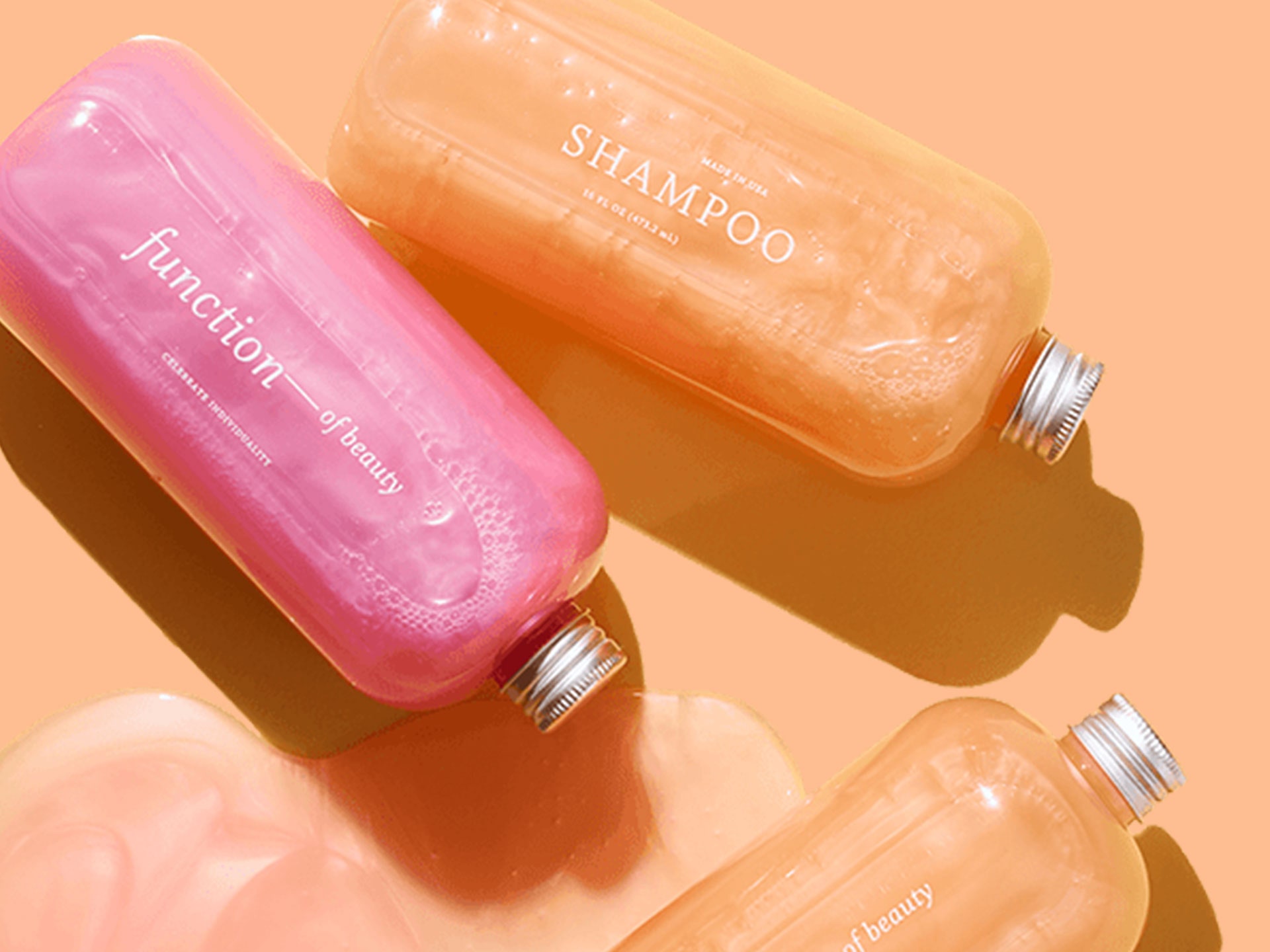 Thương hiệu chăm s&oacute;c t&oacute;c Function of Beauty cung cấp dầu gội v&agrave; dầu xả t&ugrave;y chỉnh theo nhu cầu của từng kh&aacute;ch h&agrave;ng.