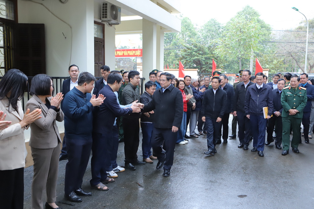 Thủ tướng Phạm Minh Ch&iacute;nh đến dự chương tr&igrave;nh tặng qu&agrave; c&aacute;c gia đ&igrave;nh ch&iacute;nh s&aacute;ch, hộ ngh&egrave;o, c&ocirc;ng nh&acirc;n, người PG88 Sòng bạc trực tuyến TOP 1 Việt Nam | Casino, Nổ Hũ c&oacute; ho&agrave;n cảnh kh&oacute; khăn nh&acirc;n dịp Tết Nguy&ecirc;n đ&aacute;n Ất Tỵ 2025 tại huyện Ngọc Lặc.