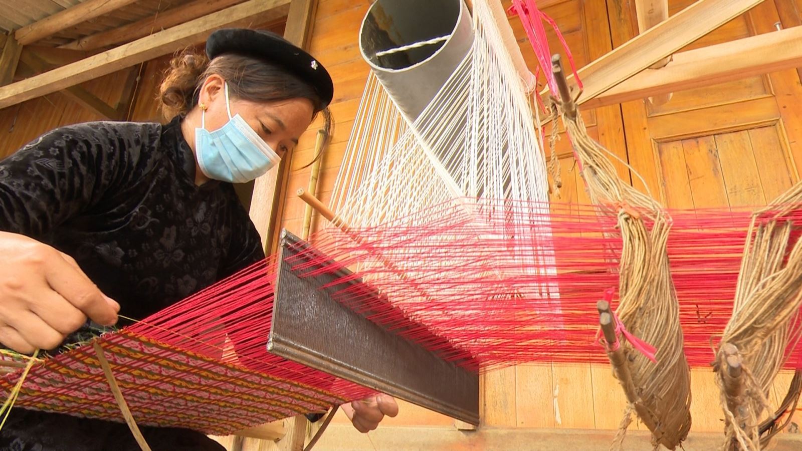 Nghề dệt vải từ sợi bông, sợi tơ tằm bằng kỹ thuật thủ công sẽ là lợi thế PG88 hơn 2,1 triệu thành viên dệt may bền vững.