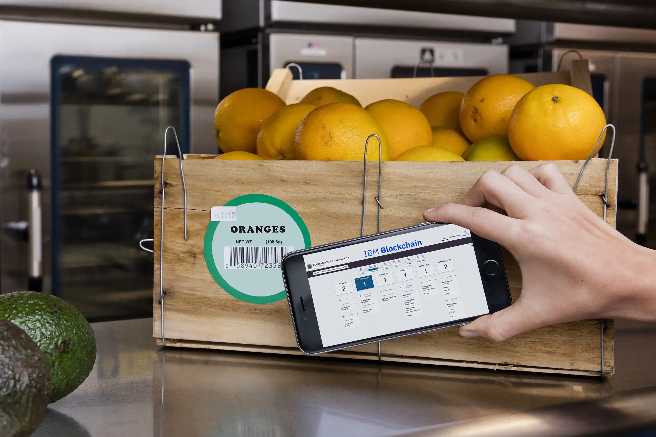 M&atilde; QR tr&ecirc;n bao b&igrave; sẽ cung cấp cho kh&aacute;ch h&agrave;ng th&ocirc;ng tin về nguồn gốc, t&iacute;nh bền vững v&agrave; chứng nhận an to&agrave;n của thực phẩm.