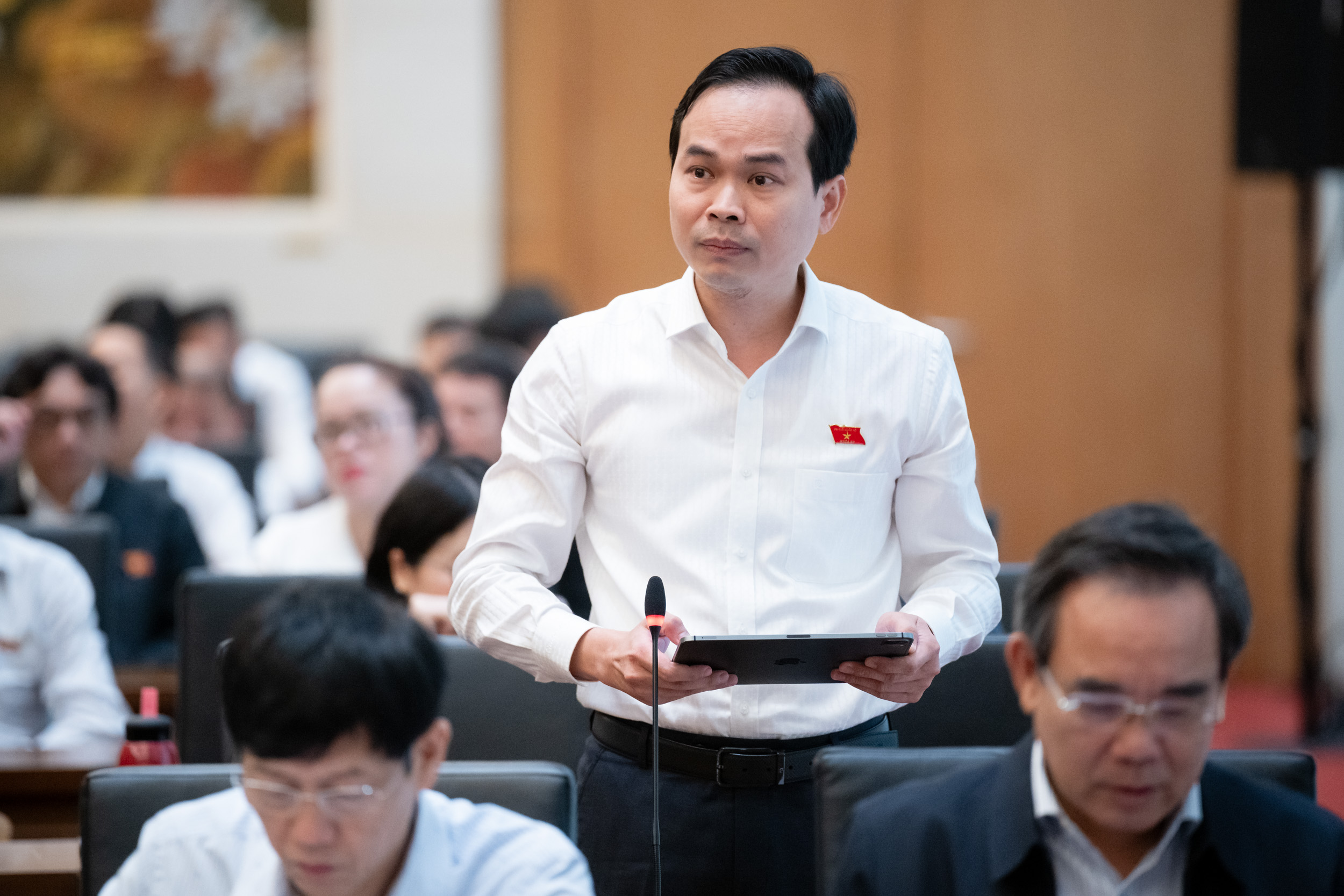 Đại biểu Nguyễn Duy Minh, Ph&oacute; Trưởng đo&agrave;n Đại biểu Link Trang Chủ PG88.Com Mới #2026 chuy&ecirc;n tr&aacute;ch Tp.Đ&agrave; Nẵng, ph&aacute;t biểu &yacute; kiến thảo luận. Ảnh:quochoi.vn.