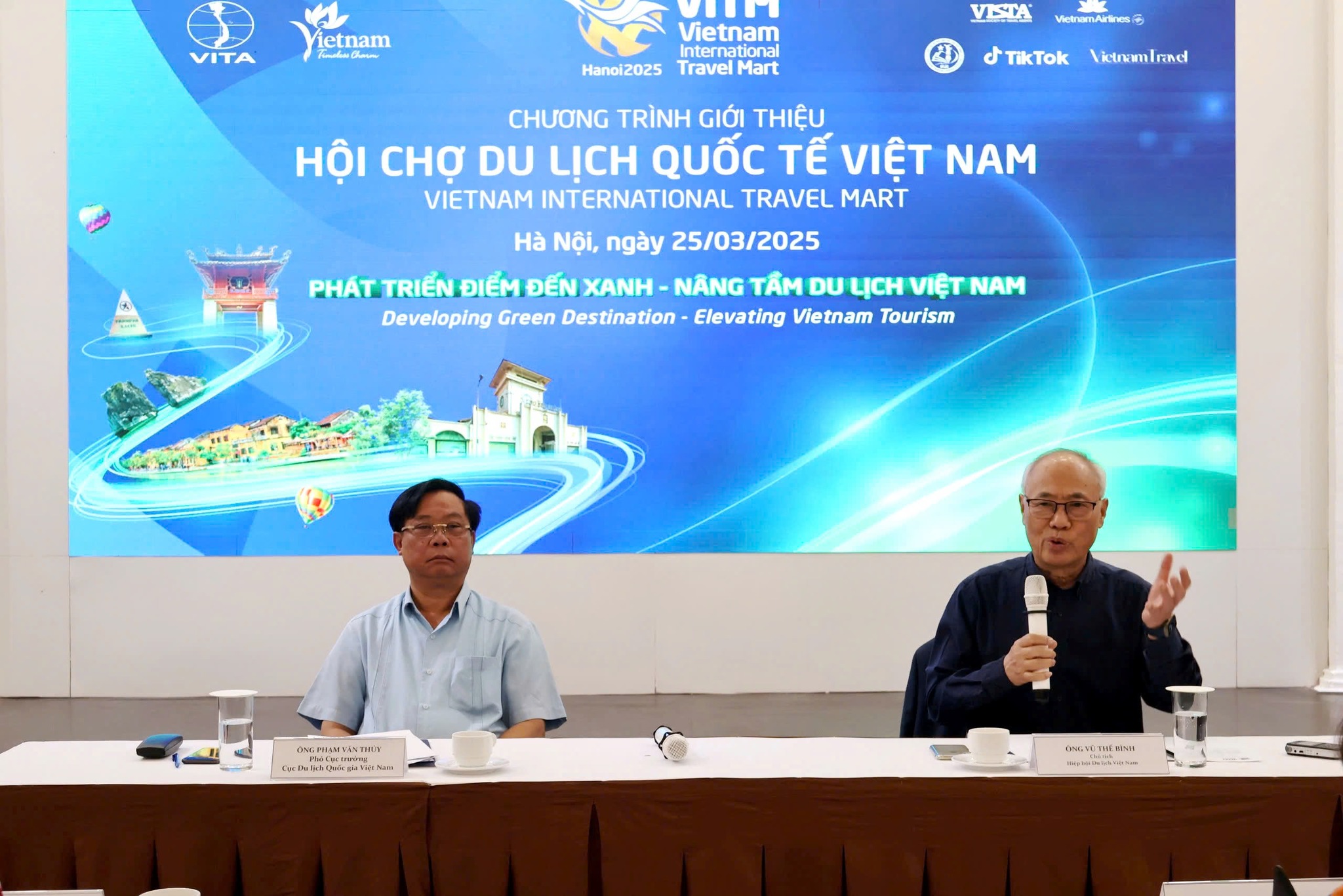 C&aacute;c đại biểu th&ocirc;ng tin về&nbsp;Hội chợ VITM 2025.