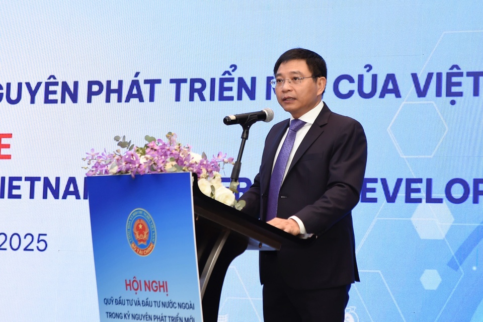 Bộ trưởng Bộ T&agrave;i ch&iacute;nh Nguyễn Văn Thắng ph&aacute;t biểu tại sự kiện.
