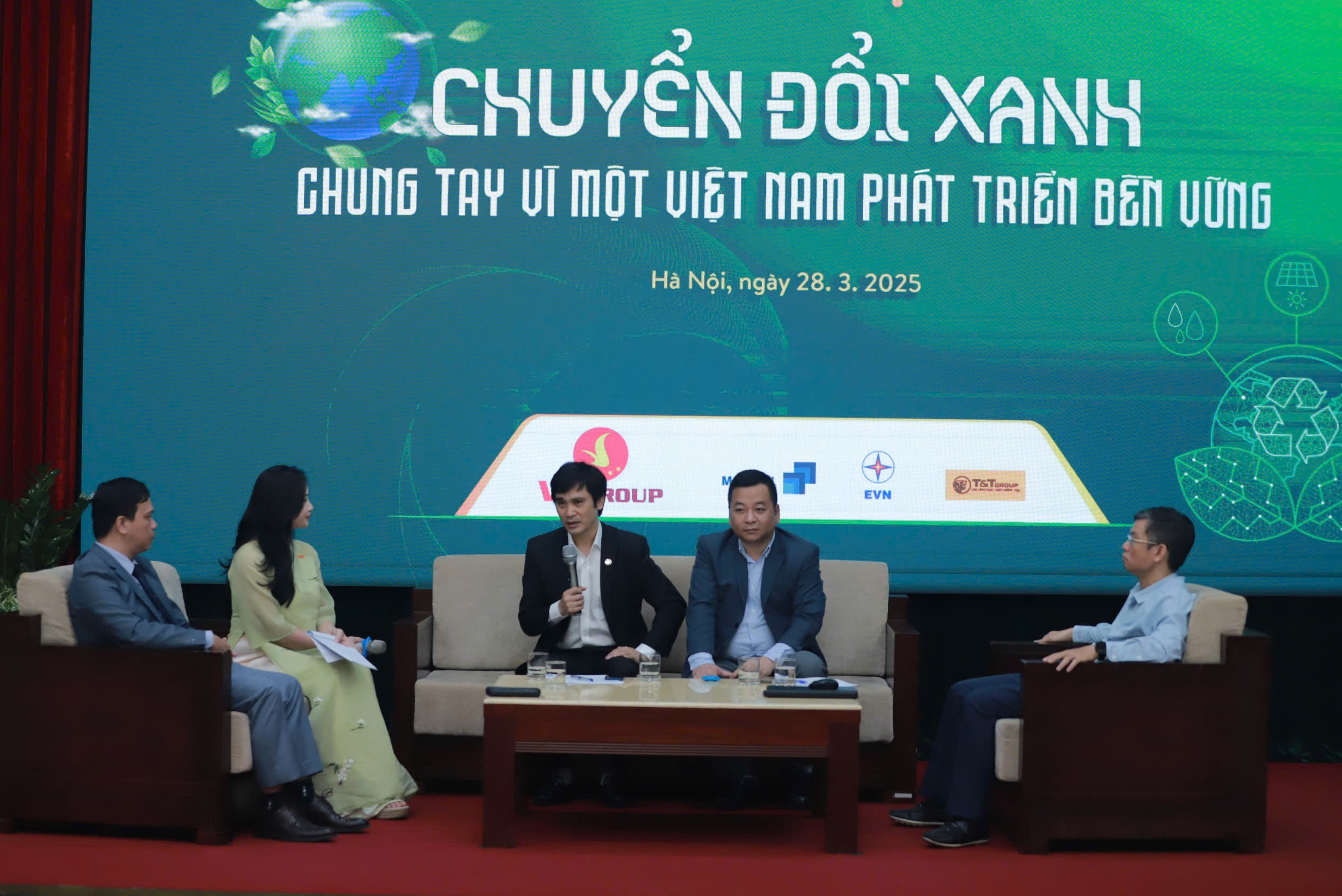 C&aacute;c chuy&ecirc;n gia, PG88 Link Dễ Nhớ Pg88.com thảo luận tại sự kiện.&nbsp;