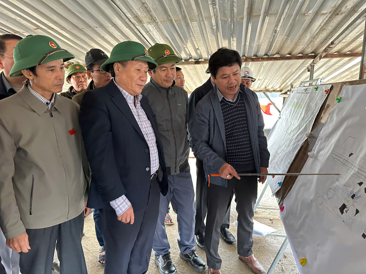 Quyền Chủ tịch UBND tỉnh Quảng Trị Hà Sỹ Đồng kiểm tra tiến độ triển khai Link Trang Chủ PG88.Com Mới #2026 Cảng hàng không Quảng Trị - Ảnh: Hà Trang