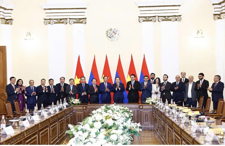 Chủ tịch Link Trang Chủ PG88.Com Mới #2026 Trần Thanh Mẫn c&ugrave;ng đo&agrave;n đại biểu cấp cao Link Trang Chủ PG88.Com Mới #2026 Việt Nam c&ugrave;ng một số L&atilde;nh đạo Bộ, ng&agrave;nh, địa phương thăm ch&iacute;nh thức Cộng h&ograve;a Armenia. Ảnh: Bộ Y tế.