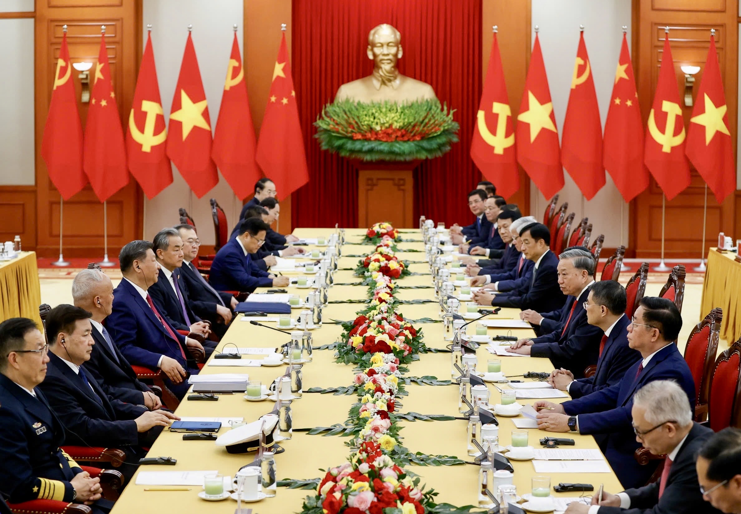 Quang cảnh hội đ&agrave;m - Ảnh: Tr&iacute; Phong