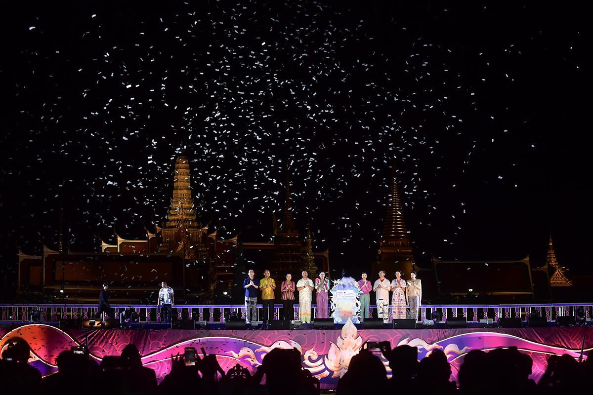 Songkran l&agrave; cơ hội&nbsp;giới thiệu bản sắc văn h&oacute;a của Th&aacute;i Lan cũng như sức mạnh mềm từ văn h&oacute;a.