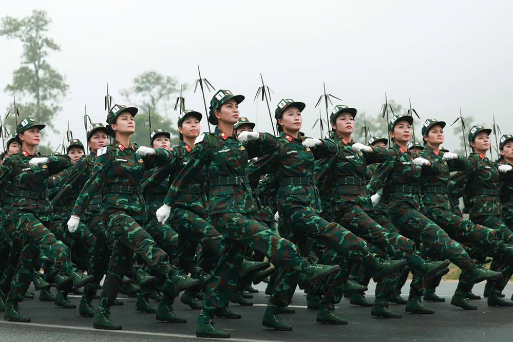 Hợp luyện c&aacute;c khối diễu binh, diễu h&agrave;nh Kỷ niệm 50 năm Ng&agrave;y giải ph&oacute;ng miền Nam, thống nhất đất nước. Nguồn: Cổng th&ocirc;ng tin điện tử Bộ Quốc ph&ograve;ng.
