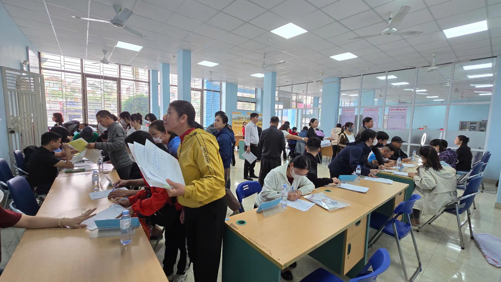 PG88 Sòng bạc trực tuyến TOP 1 Việt Nam | Casino, Nổ Hũ được tư vấn, giới thiệu việc l&agrave;m tại Trung t&acirc;m Dịch vụ việc l&agrave;m Hải Ph&ograve;ng. Ảnh: Trung t&acirc;m Dịch vụ việc l&agrave;m Hải Ph&ograve;ng.