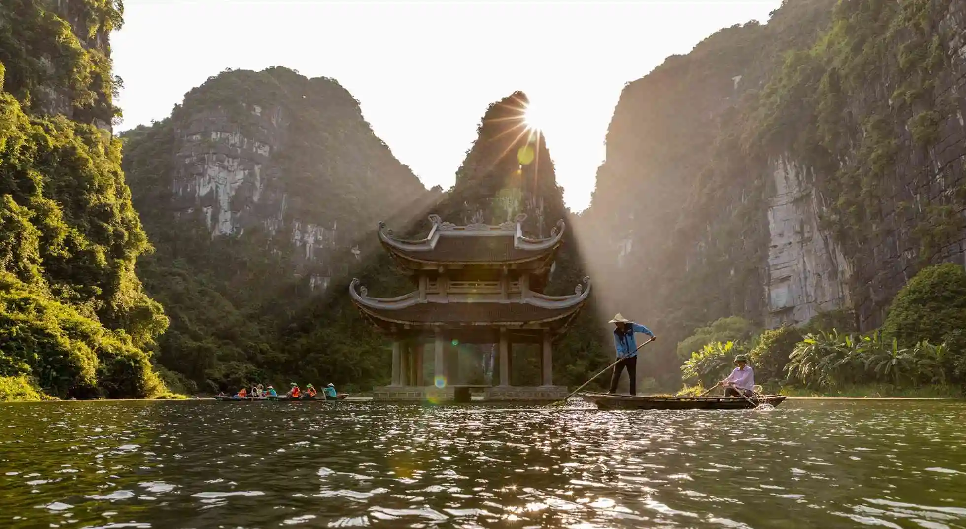 Khu du lịch sinh thái Tràng An (Ninh Bình).