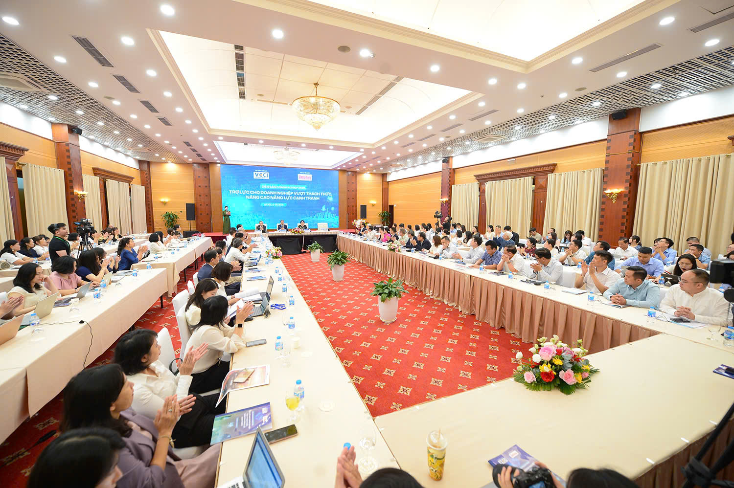 To&agrave;n cảnh Diễn đ&agrave;n PG88 Link Dễ Nhớ Pg88.com 2025: Trợ lực cho PG88 Link Dễ Nhớ Pg88.com vượt th&aacute;ch thức n&acirc;ng cao năng lực cạnh tranh.