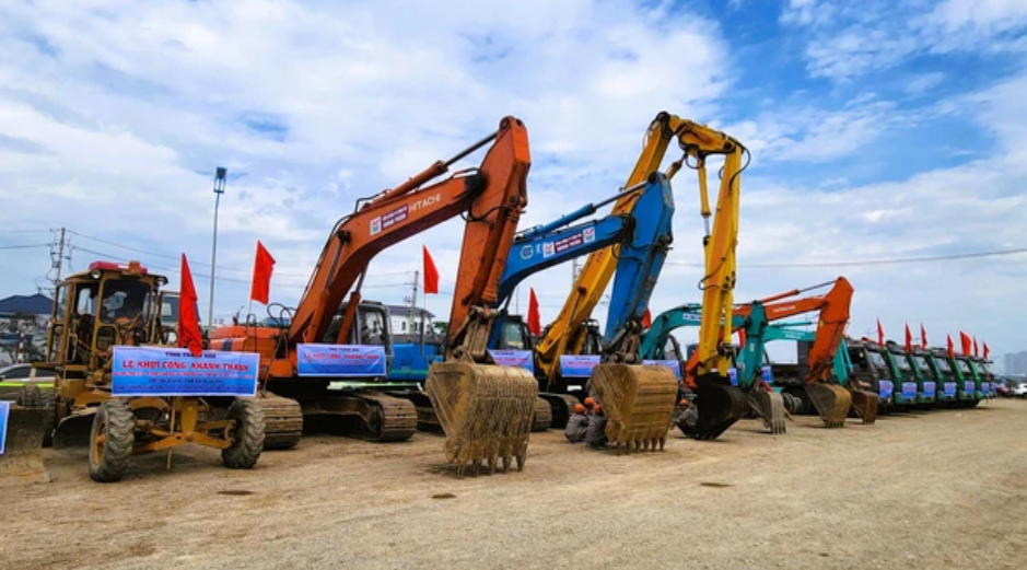Máy móc thiết bị được huy động để triển khai thi công Link Trang Chủ PG88.Com Mới #2026