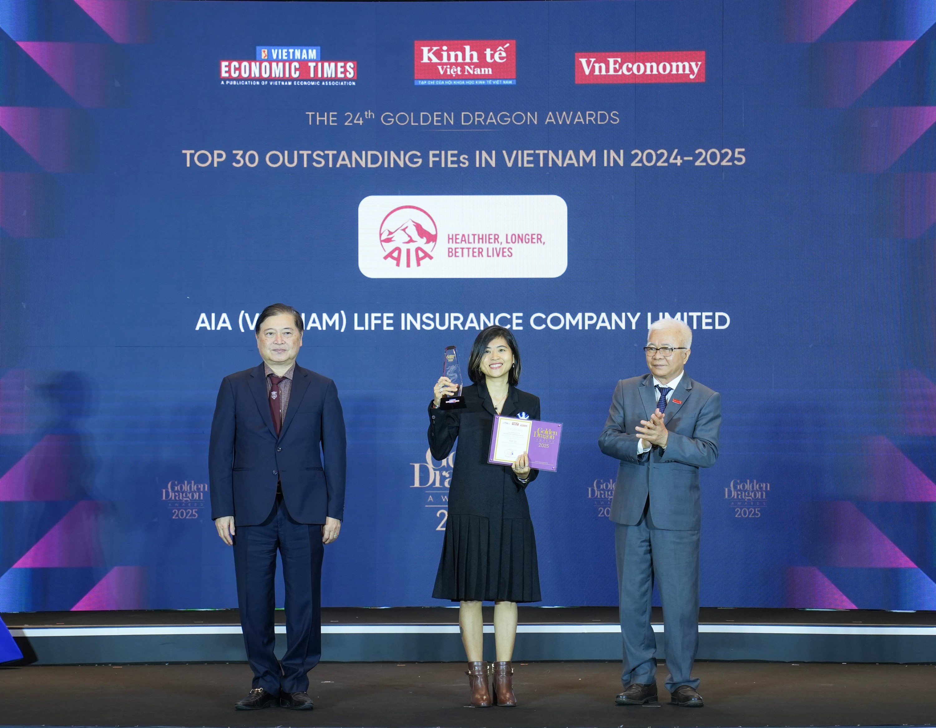 AIA Việt Nam vinh danh ở hạng mục “6Pg88.con độc quyền mỗi ngày bảo hiểm nhân thọ dẫn đầu về các sản phẩm sống” năm 2024-2025 trong khuôn khổ chương trình Rồng vàng.