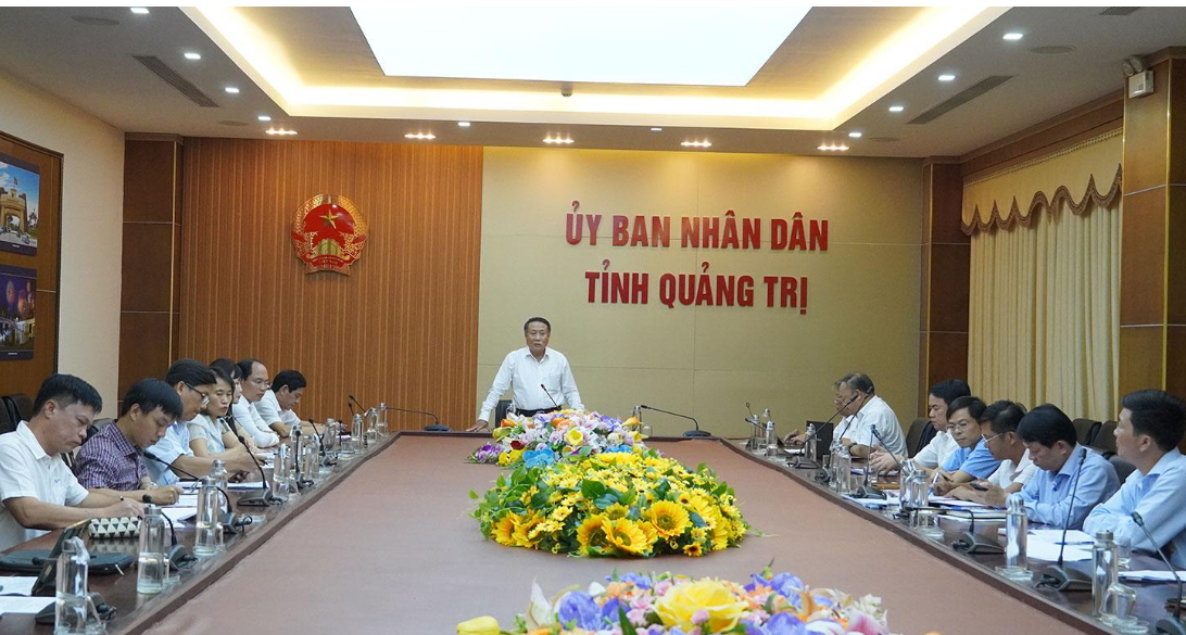 Quyền Chủ tịch UBND tỉnh Quảng Trị H&agrave; Sỹ Đồng mới đ&acirc;y đ&atilde; chủ tr&igrave; cuộc họp để nghe b&aacute;o c&aacute;o về t&igrave;nh h&igrave;nh thực hiện v&agrave; cho &yacute; kiến xử l&yacute; đối với c&aacute;c dự &aacute;n điện gi&oacute; chậm tiến độ tr&ecirc;n địa b&agrave;n tỉnh.