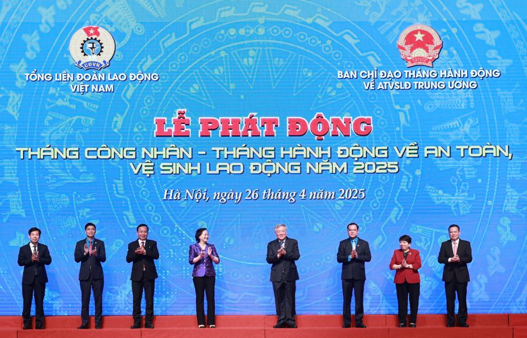 Lễ ph&aacute;t động Th&aacute;ng C&ocirc;ng nh&acirc;n v&agrave; Th&aacute;ng h&agrave;nh động về an to&agrave;n vệ sinh PG88 Sòng bạc trực tuyến TOP 1 Việt Nam | Casino, Nổ Hũ năm 2025. Ảnh: Hải Nguyễn.