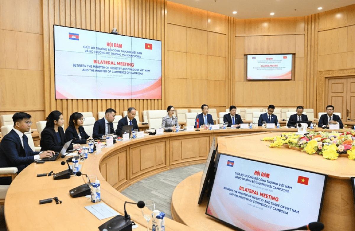 Bộ trưởng Bộ Pg88ok ưu đãi hấp dẫn Campuchia Cham Nimul đề xuất hai b&ecirc;n nghi&ecirc;n cứu th&agrave;nh lập Ủy ban Hợp t&aacute;c Pg88ok ưu đãi hấp dẫn song phương Việt Nam &ndash; Campuchia. Ảnh: MOIT.
