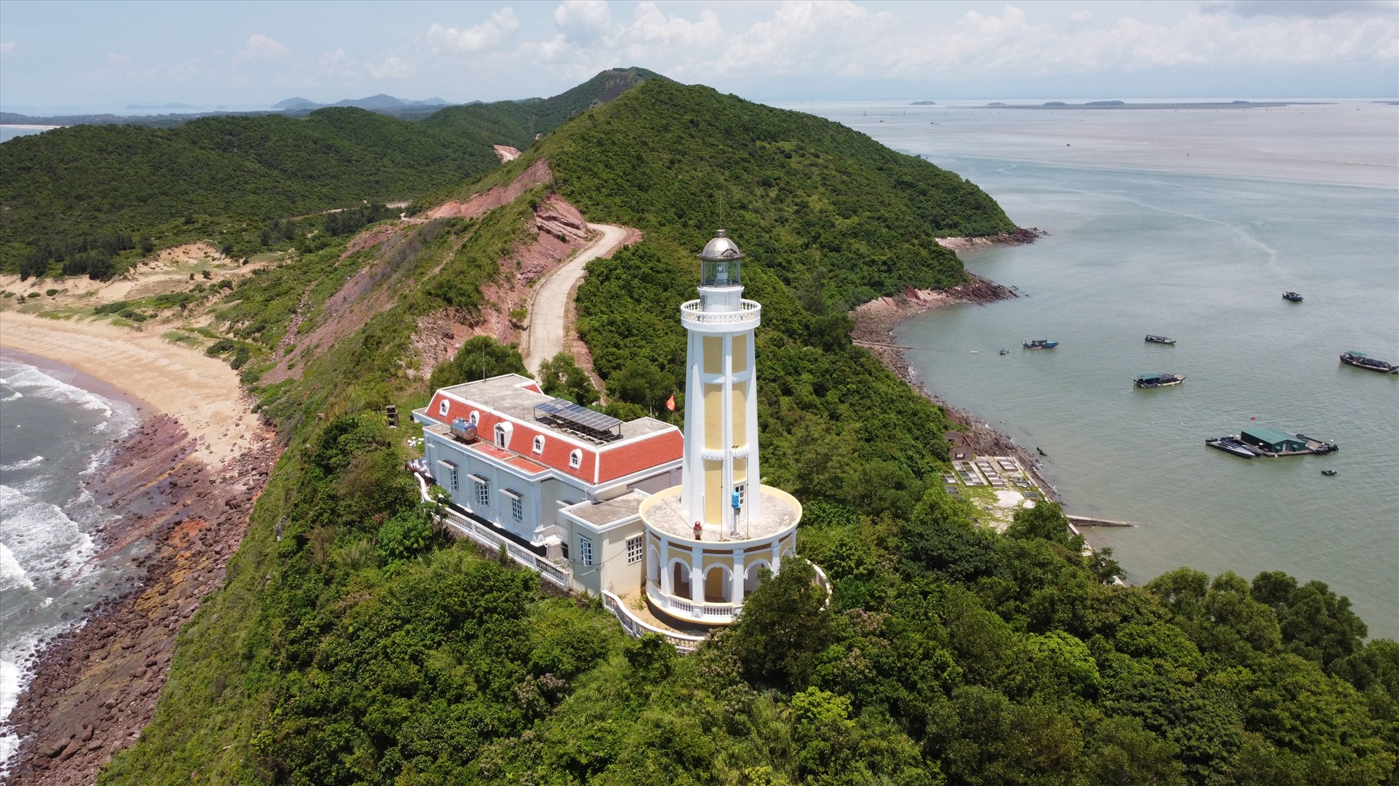 Cao tốc V&acirc;n Đồn đi v&agrave;o hoạt động đ&atilde; r&uacute;t ngắn thời gian lưu th&ocirc;ng từ H&agrave; Nội đến M&oacute;ng C&aacute;i.