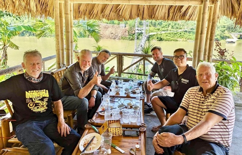 Thiết kế gần gũi với thi&ecirc;n nhi&ecirc;n giữa kh&ocirc;ng gian xanh của khu nghỉ dưỡng bản Mạ Ecolodge (Thường Xu&acirc;n) để lại ấn tượng tốt đẹp với du kh&aacute;ch quốc tế. Ảnh Ho&agrave;i Anh