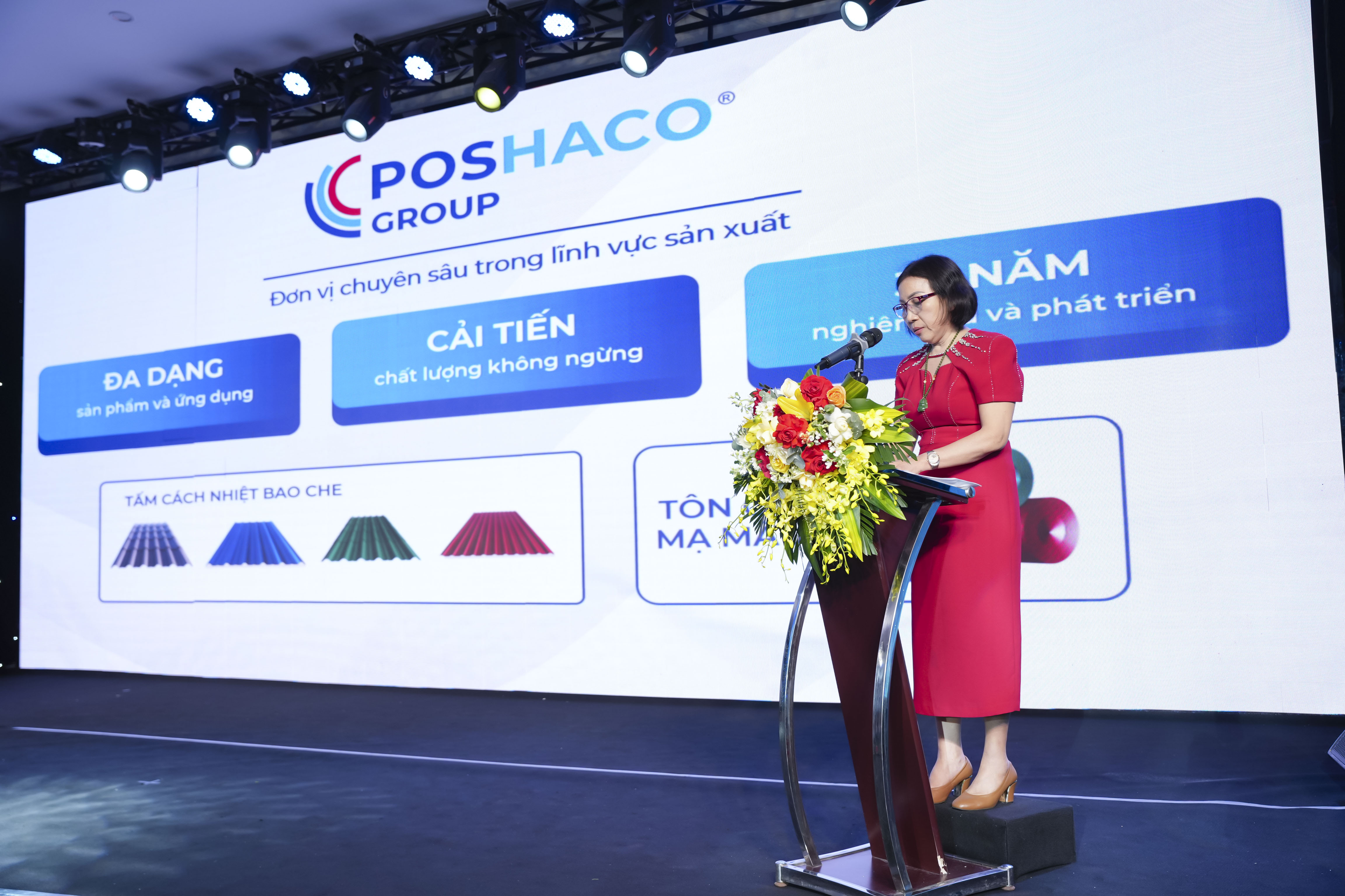 B&agrave; Đ&agrave;o Thu&yacute; Hằng - Tổng gi&aacute;m đốc Tập đo&agrave;n Th&eacute;p Poshaco chia sẻ về c&ocirc;ng nghệ mạ Glmag 3 th&agrave;nh phần Nh&ocirc;m - Kẽm - Magie.