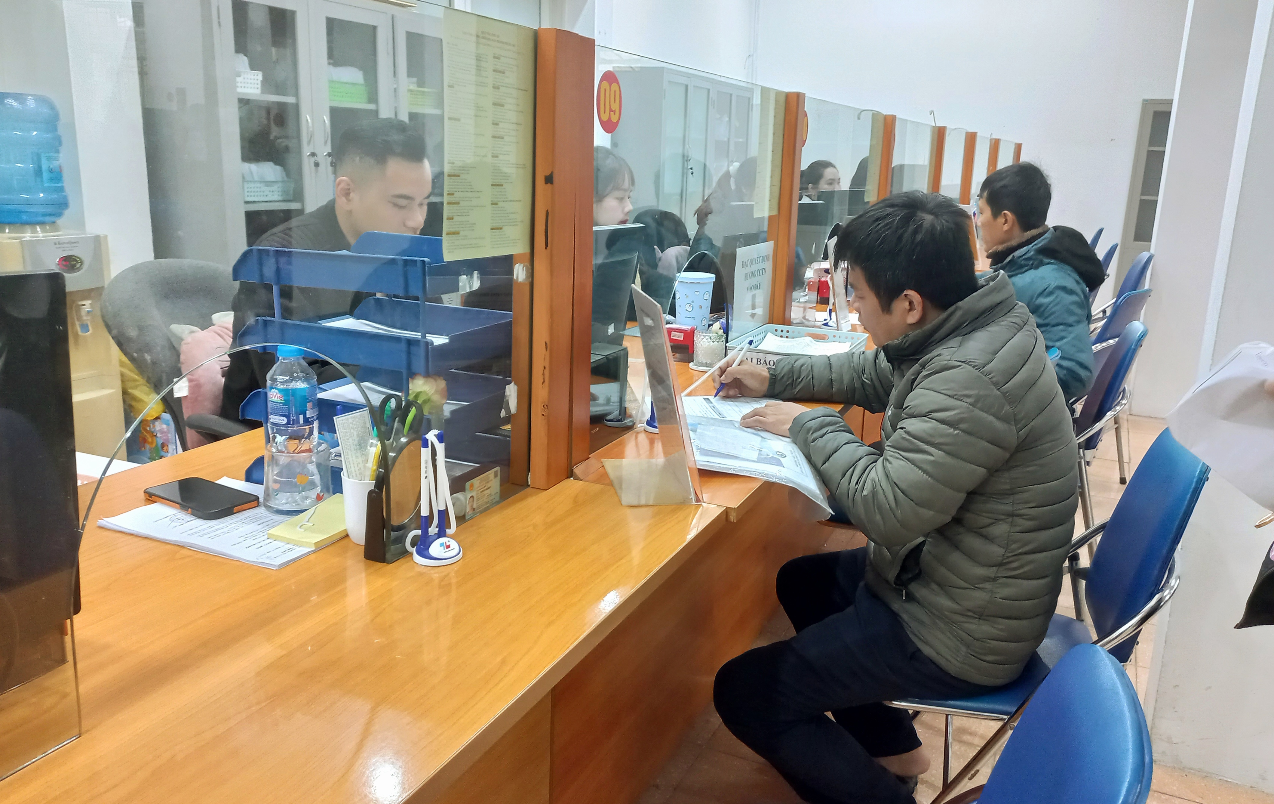 Chi trả chế độ li&ecirc;n quan đến bảo hiểm cho người PG88 Sòng bạc trực tuyến TOP 1 Việt Nam | Casino, Nổ Hũ. Ảnh: N.Dương.