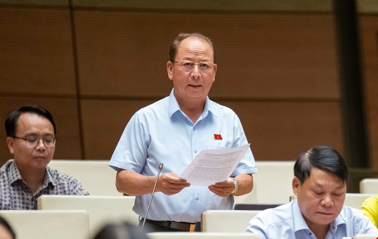 Đại biểu S&ugrave;ng A Lềnh, đo&agrave;n L&agrave;o Cai.