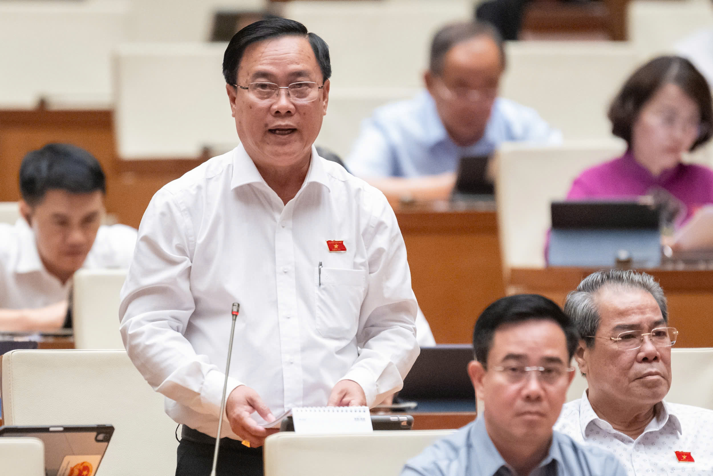 Đại biểu Nguyễn Quốc Hận, Đo&agrave;n ĐBQH tỉnh C&agrave; Mau. Ảnh: Quochoi.vn.