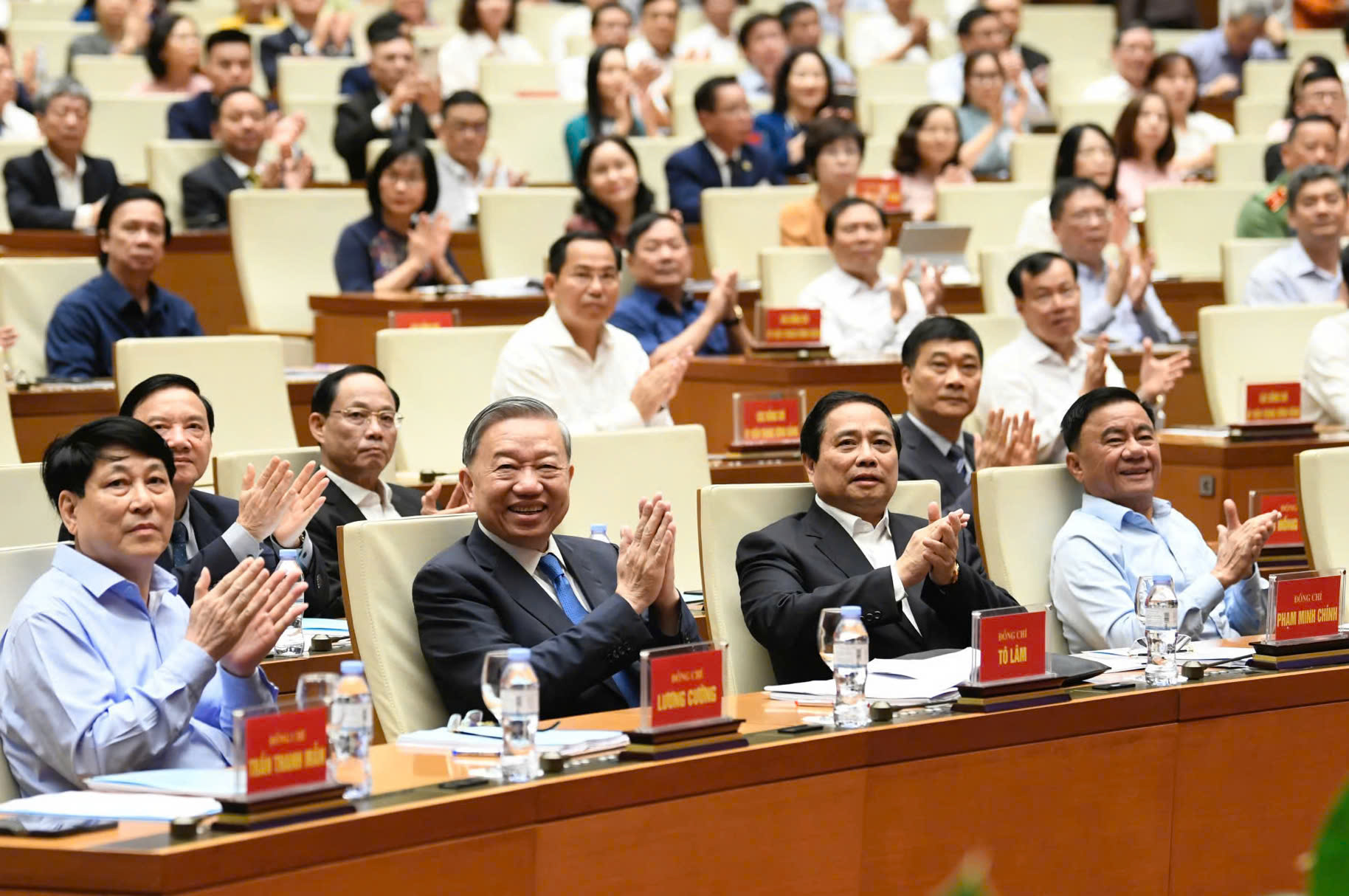 Tổng B&iacute; thư T&ocirc; L&acirc;m v&agrave; c&aacute;c đồng ch&iacute; l&atilde;nh đạo Đảng, Nh&agrave; nước tại hội nghị. Ảnh: Link Trang Chủ PG88.Com Mới #2026.