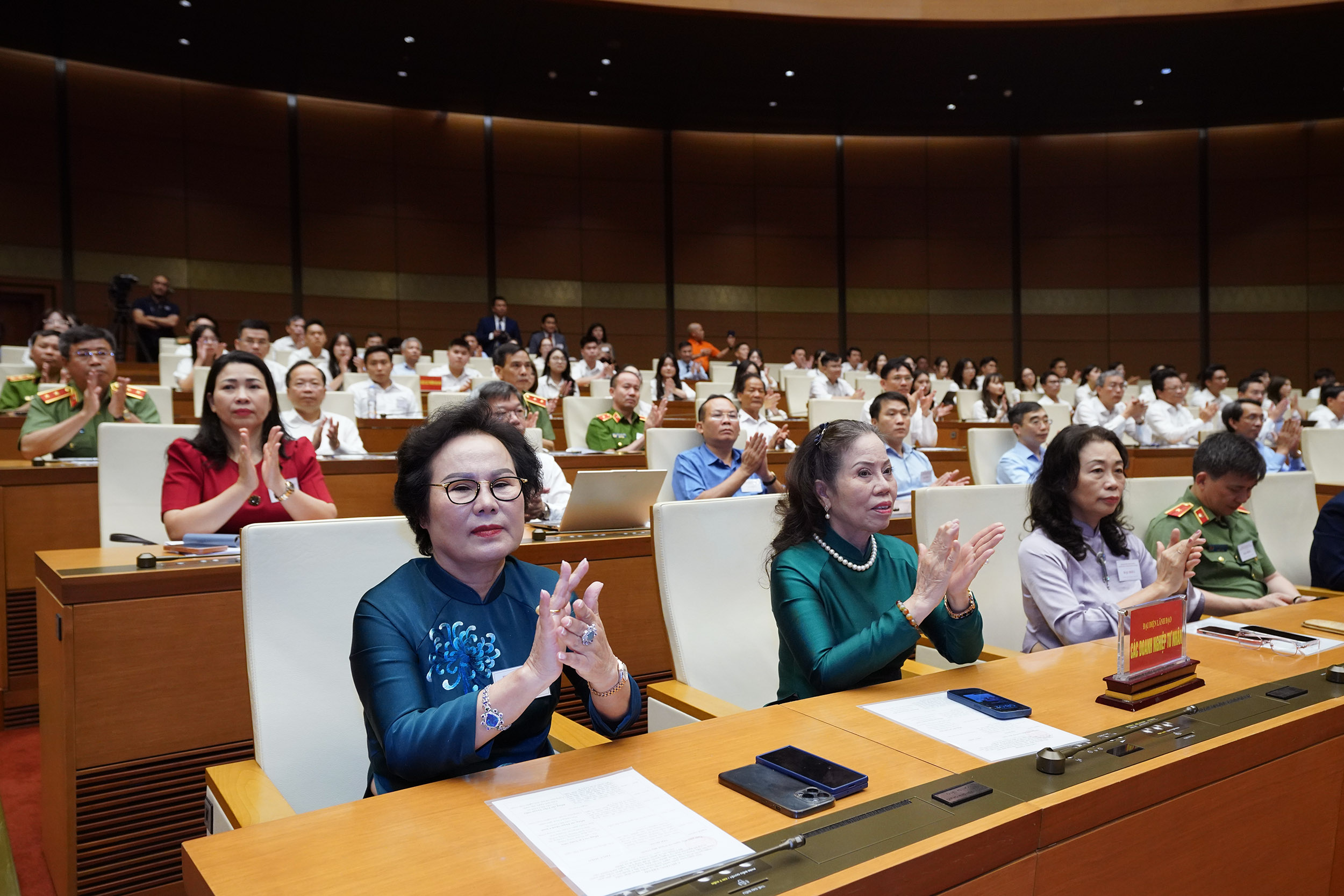 C&aacute;c đại biểu tham dự trực tiếp tại hội nghị. Ảnh: Link Trang Chủ PG88.Com Mới #2026.