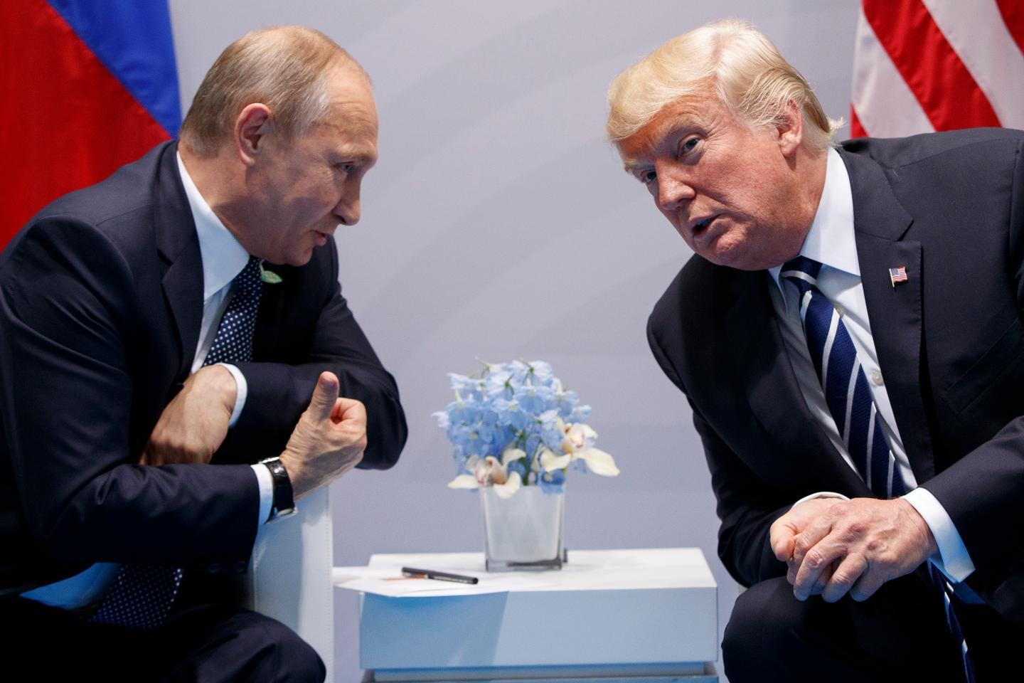 Hòa bình Nga - Ukraine phụ thuộc vào cuộc điện đàm sắp diễn ra giữa ông Trump và ông Putin