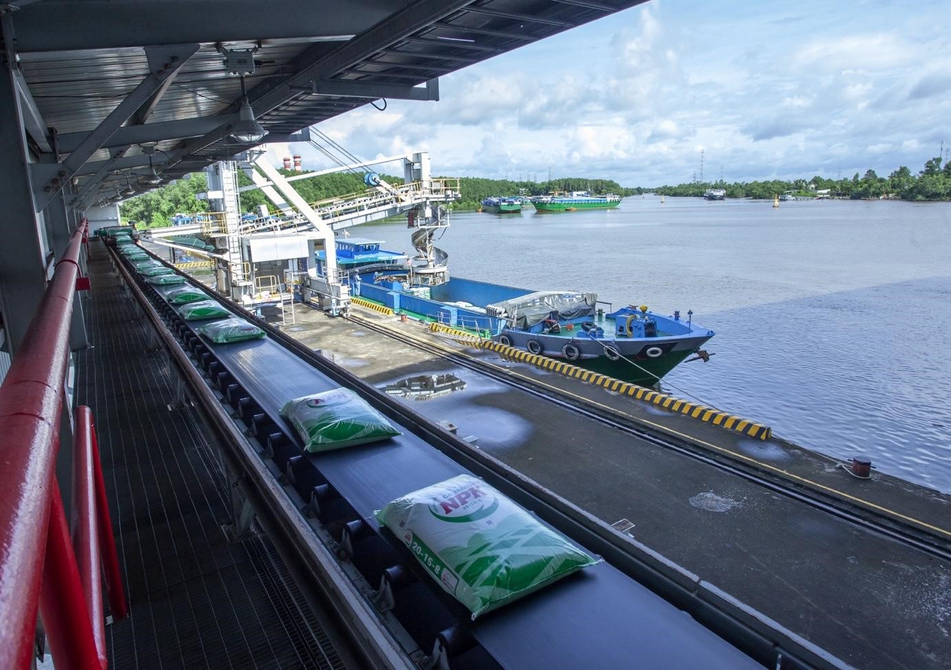 PVCFC chủ động x&acirc;y dựng phương &aacute;n điều h&agrave;nh sản xuất PG88 Uy Tín Số 1 Việt Nam - ph&acirc;n phối để đ&aacute;p ứng đủ nhu cầu vụ H&egrave; Thu trong nước v&agrave; mở rộng Pg88vnd link khuyến  sang c&aacute;c thị trường kh&aacute;c.
