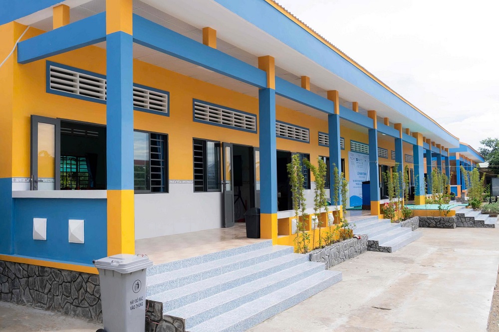 4 lớp học mới&nbsp;gi&uacute;p gần 150 học sinh tại Trường Tiểu học v&agrave; Trung học cơ sở Phương Ninh, huyện Phụng Hiệp, tỉnh Hậu Giang c&oacute; điều kiện học tập tốt hơn.