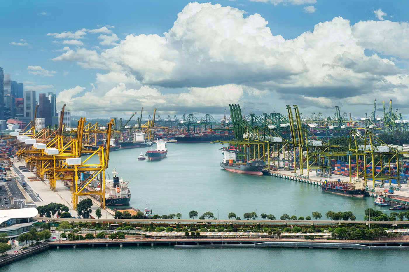 Cảng Singapore - Cảng biển nhộn nhịp thứ 2 thế giới. Ảnh: Ship Technology.