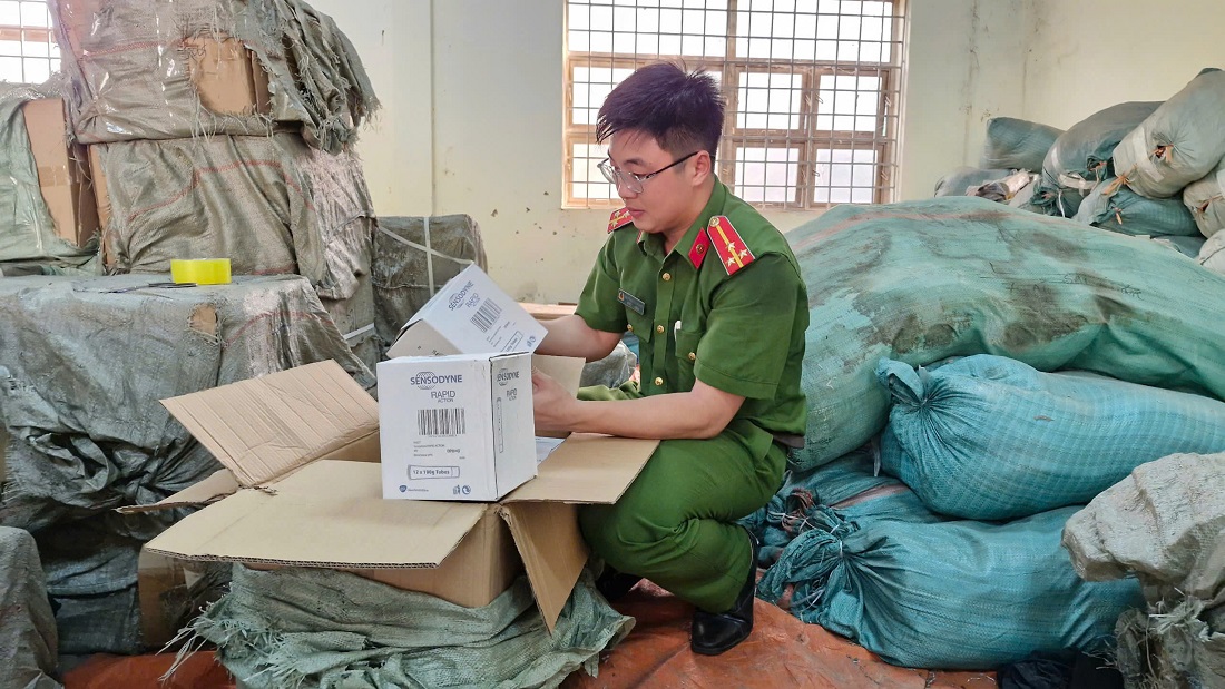 Nghệ An: Triệt phá đường dây buôn bán 480.000 sản phẩm dầu gội, nước xả, kem đánh răng giả 