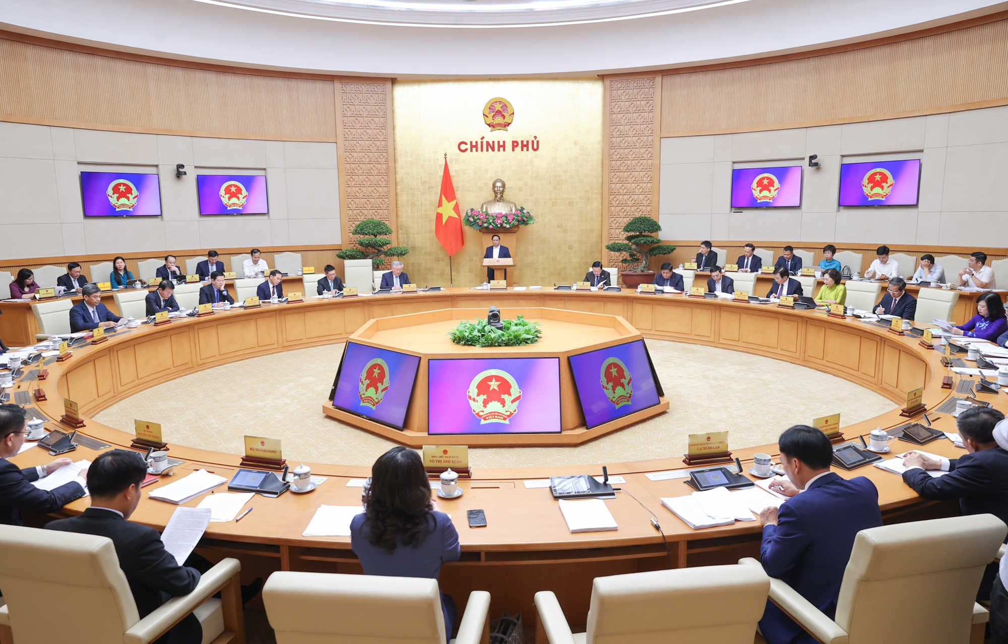 Quang cảnh phi&ecirc;n họp. Ảnh: VGP.