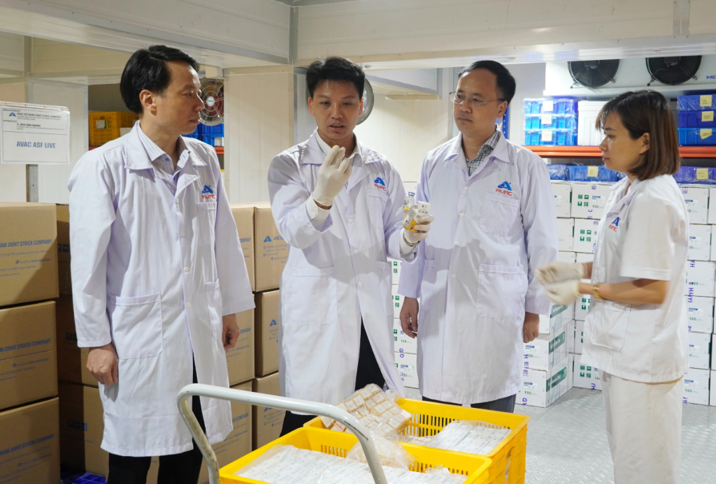 Thực hiện các thủ tục Pg88 com chính chủ lô vaccine dịch tả lợn châu Phi sang Indonesia.