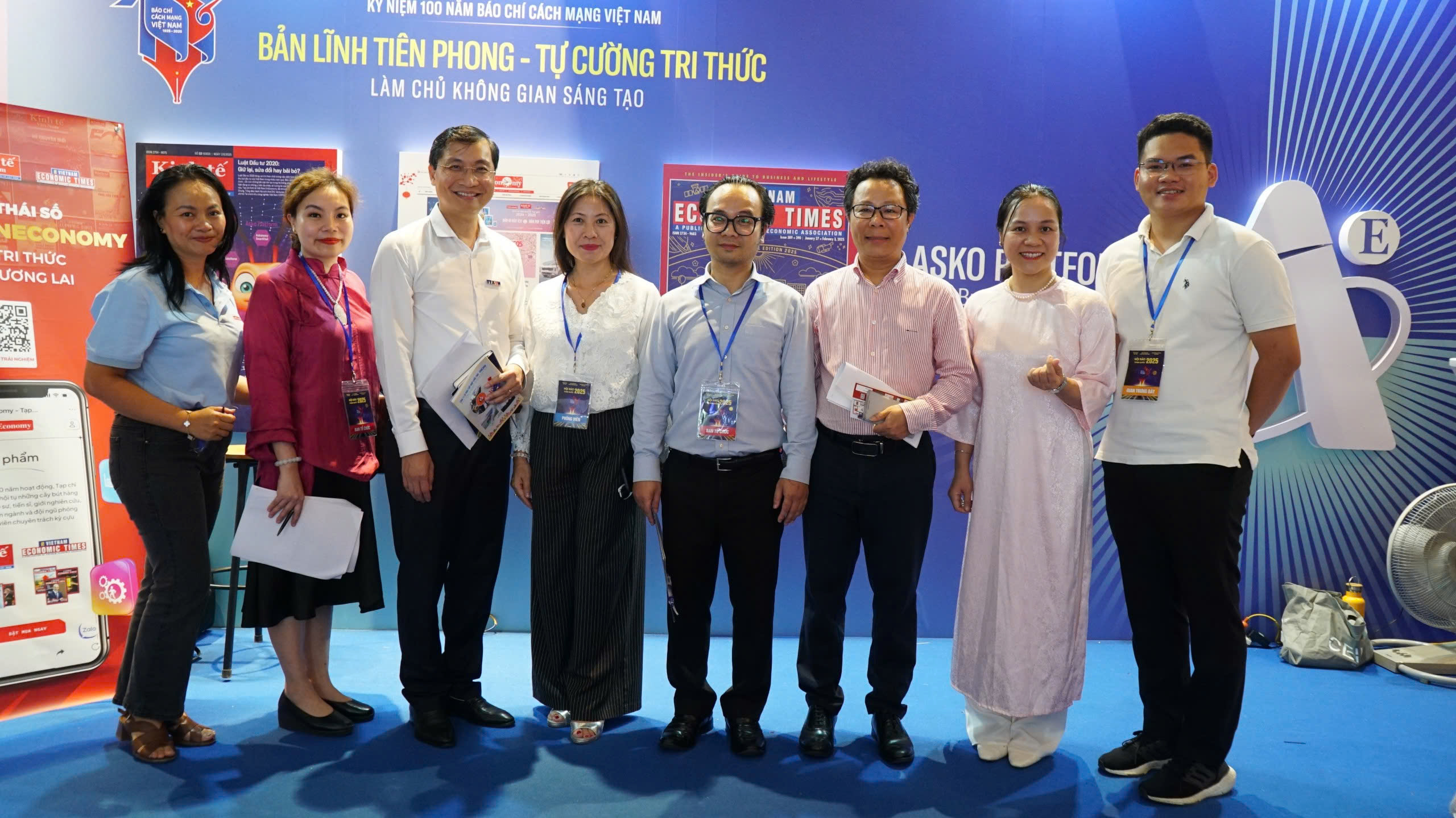 C&aacute;c đại biểu chụp ảnh lưu niệm tại gian h&agrave;ng của Tạp ch&iacute; Link Trang Chủ PG88.Com Mới #2026 Việt Nam.&nbsp;Hội B&aacute;o to&agrave;n quốc năm nay diễn ra trong ba ng&agrave;y từ 19/6 đến ng&agrave;y 21/6. Lễ bế mạc diễn ra v&agrave;o l&uacute;c 15h00 thứ Bảy ng&agrave;y 21/6/2025, được truyền h&igrave;nh v&agrave; ph&aacute;t thanh trực tiếp tr&ecirc;n Đ&agrave;i Ph&aacute;t thanh v&agrave; Truyền h&igrave;nh H&agrave; Nội, Đ&agrave;i Tiếng n&oacute;i Việt Nam. &nbsp;