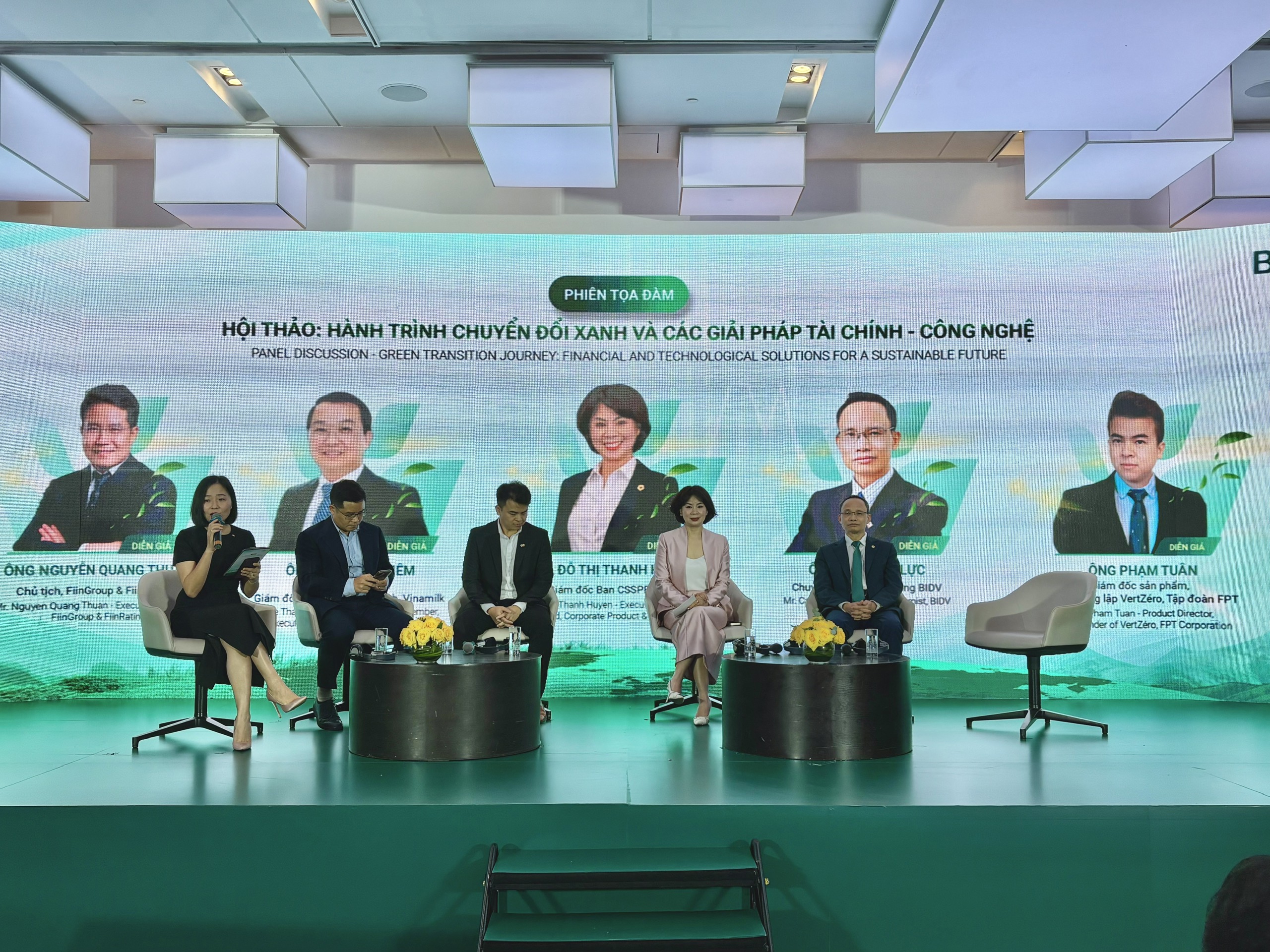 C&aacute;c chuy&ecirc;n gia, PG88 Link Dễ Nhớ Pg88.com thảo luận tại hội thảo.