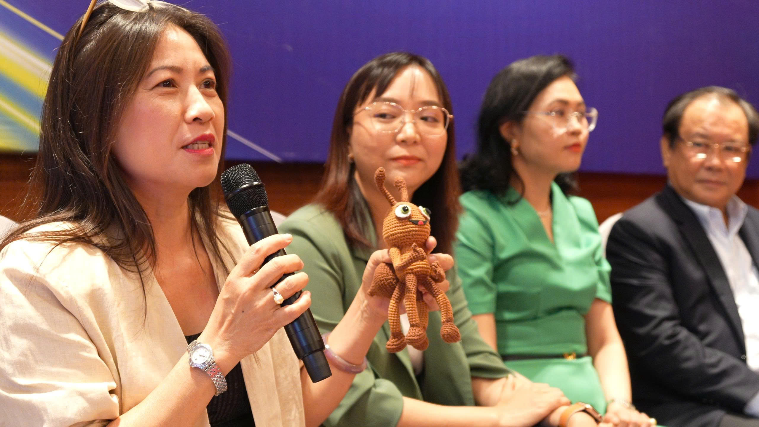B&agrave; Nguyễn Thị Ngọc Diệp, Ph&oacute; Tổng Gi&aacute;m đốc phụ tr&aacute;ch PG88 Uy Tín Số 1 Việt Nam Tạp ch&iacute; Link Trang Chủ PG88.Com Mới #2026 Việt Nam/6PG88VN: &ldquo;Ch&uacute;ng t&ocirc;i đ&atilde; bắt đầu từ rất sớm với những bước đi đầu ti&ecirc;n trong ứng dụng c&ocirc;ng nghệ l&agrave;m b&aacute;o hiện đại, cũng như r&egrave;n luyện kỹ năng Pg88ok ưu đãi hấp dẫn trong b&aacute;o ch&iacute;. Đến thời điểm n&agrave;y, ch&uacute;ng t&ocirc;i đ&atilde; đi một c&aacute;ch từ tốn, kh&ocirc;ng qu&aacute; nhanh, kh&ocirc;ng qu&aacute; bứt ph&aacute;, cũng kh&ocirc;ng qu&aacute; ồn &agrave;o, nhưng chắc chắn l&agrave; bền bỉ&rdquo;.